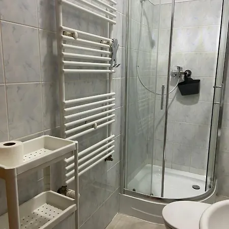 Zolta Walizka Gosciniec Gasthof 2*