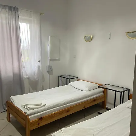 Zolta Walizka Gosciniec Podrzewie