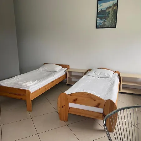 Zolta Walizka Gosciniec Pensjonat