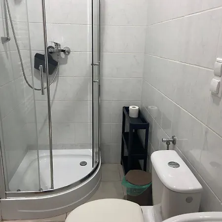 Zolta Walizka Gosciniec Gasthof Podrzewie