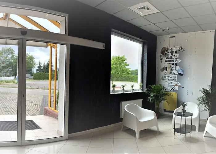 Zolta Walizka Gosciniec