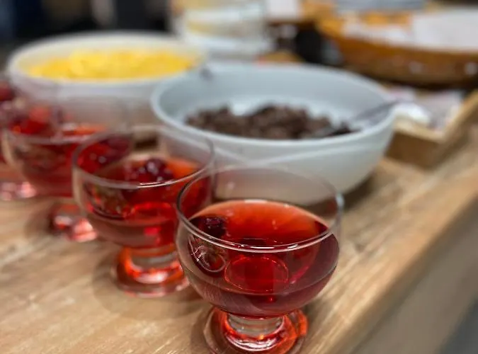 Zolta Walizka Gosciniec 3*