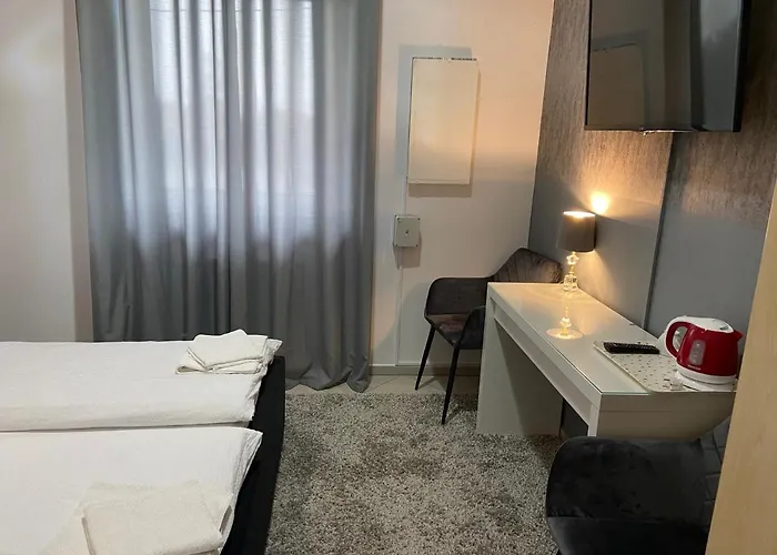 Zolta Walizka Gosciniec Pensjonat