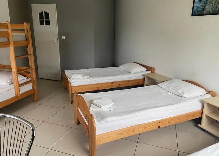 Zolta Walizka Gosciniec 3* Podrzewie