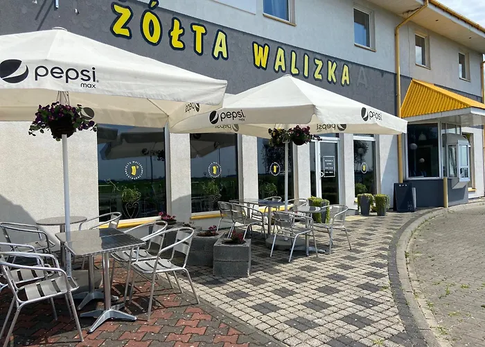 Zolta Walizka Gosciniec بيت ضيافة Podrzewie